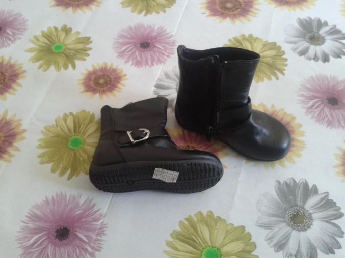 Botte  fille taille 23 neuf