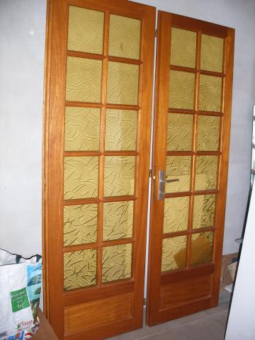 Bloc double portes en bois exotique