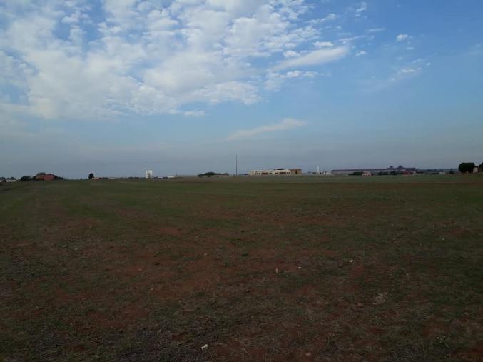 Vente terrain 18ha titré et conservé zone industrielle région casablanca à 800dhs/m²