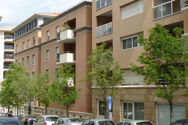  la provence,a aix;appartement avec parking