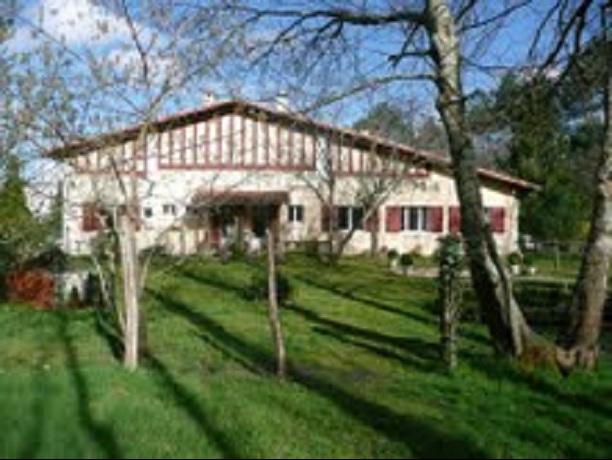 Salles - Gîte La Cabane Basque de La Leyre