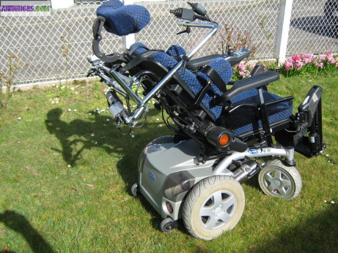 Fauteuil électrique pour personne handicapé