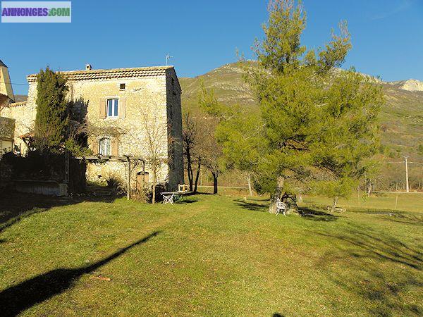 Vente maison de village de charme avec jardin en Provence