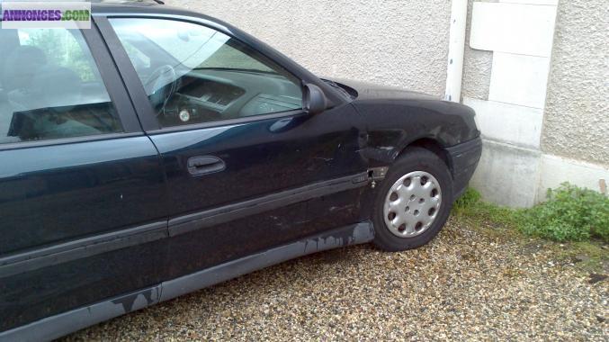 Vend renault safrane dans l état