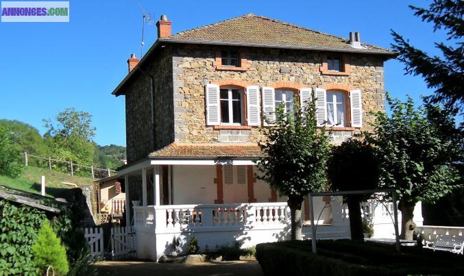 LOCATION VACANCES DE 2 A 8 PERS/BEAUJOLAIS/LAC DES SAPINS