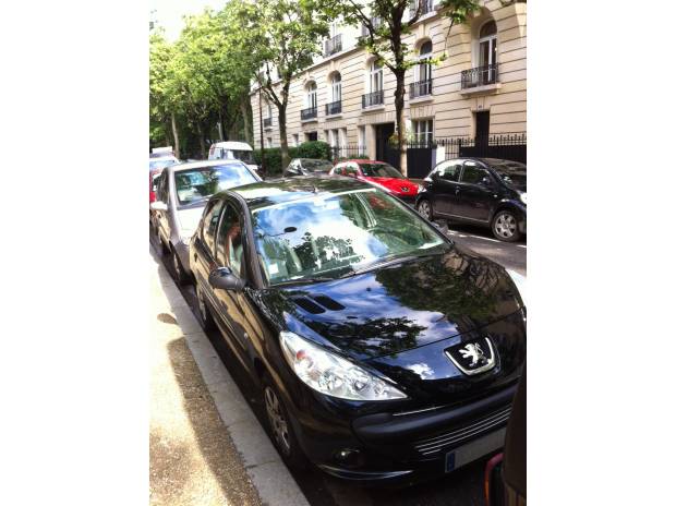 PEUGEOT 206 + 1.4 hdi 70 trendy , noire; 2010 