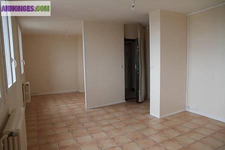 Appartement F4 64 m2 à La mulatière400 €/mois