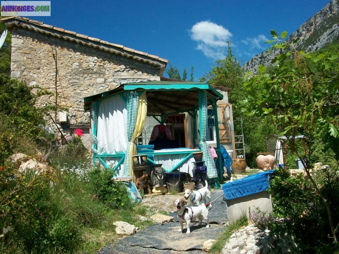 Bergerie aménagée et équipée sur un terrain 3750 m2 en montagne