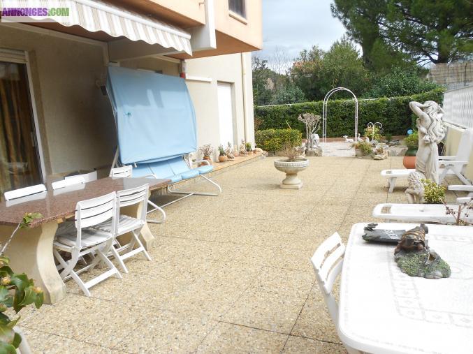 Appartement t3 60 m2 avec grande terrasse