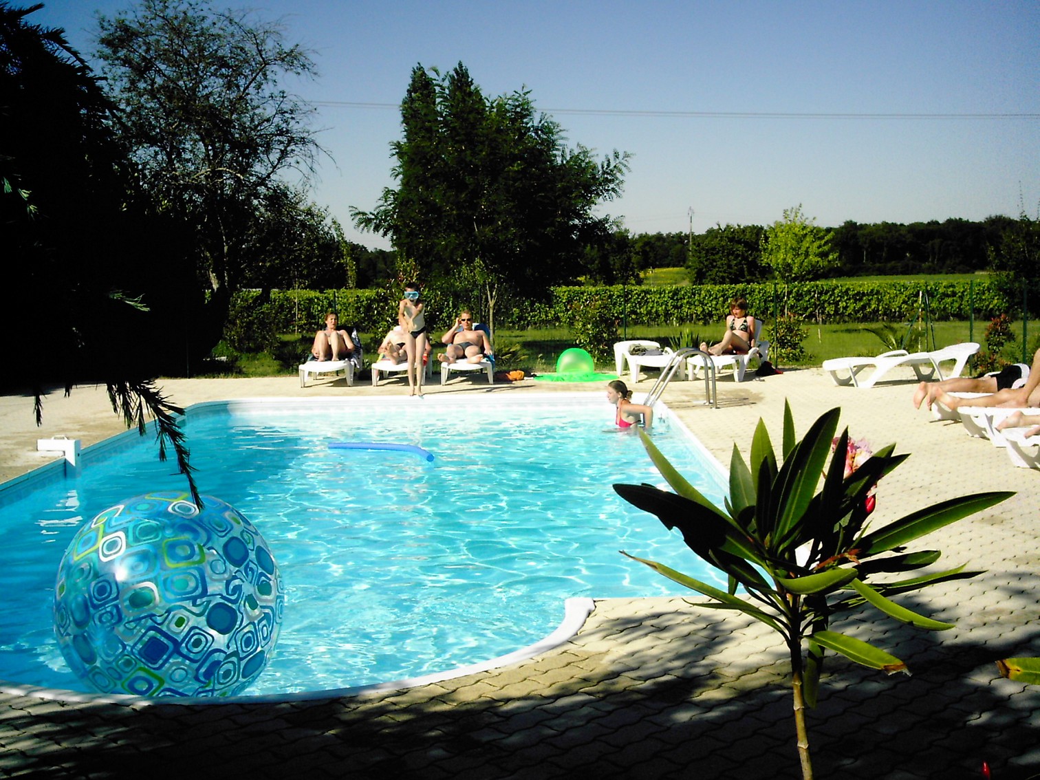 Studios meublés équipés pour  2 a 4 personnes avec piscine