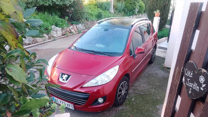 Peugeot 207 SW. Modèle 2009. Très bon état. Contrôle technique ok 