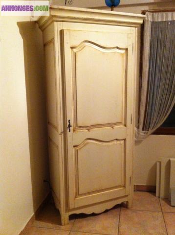 ARMOIRE BOIS MASSIF