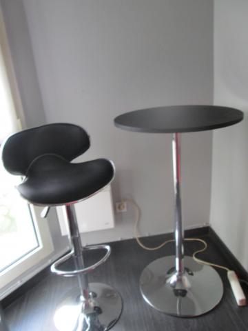 Table haute de cuisine ou autre avec tabouret