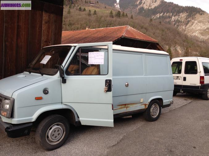 URGENT j5 peugeot aménagé par des pros.59000kms!!!