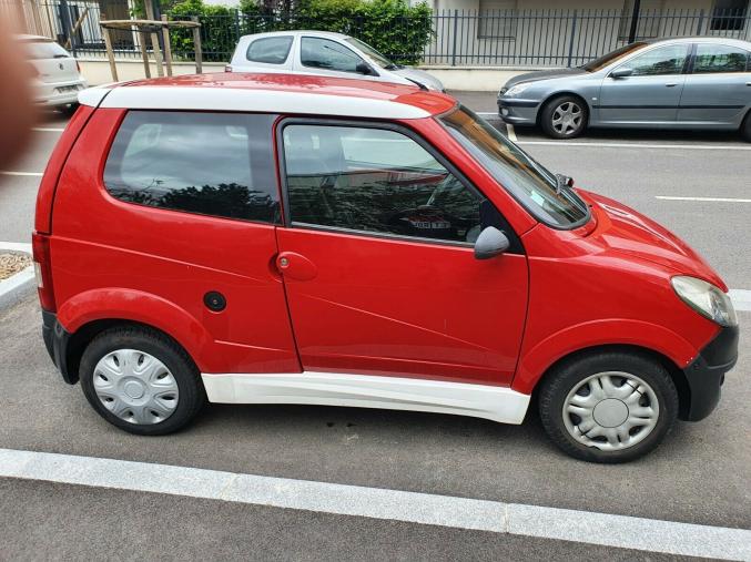 Voiture Sans Permis Ligier Xtoo en bon état.