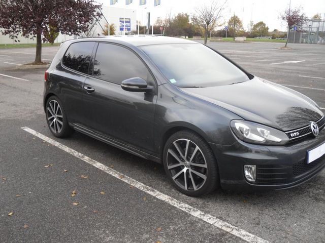 Volkswagen golf Diesel noire 2500€ ferme