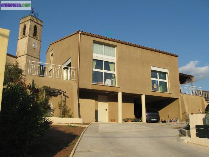 Maison d'architecte sur les hauteurs