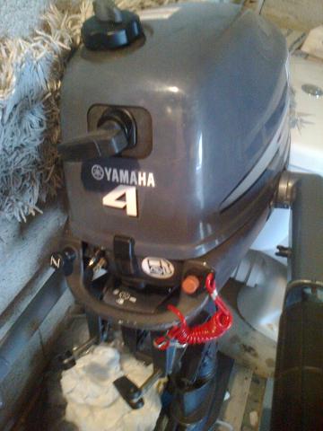 Moteur yamaha 4 CH 4 Temps état neuf affaire a saisir  