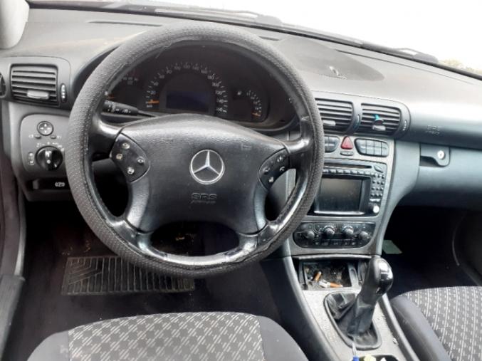 Vends Mercedes classe c 220 Pour pièces