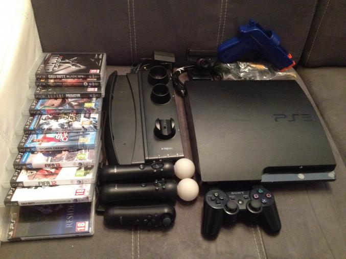 Playstation 3 slim 250Go 10 jeux nbr accessoires