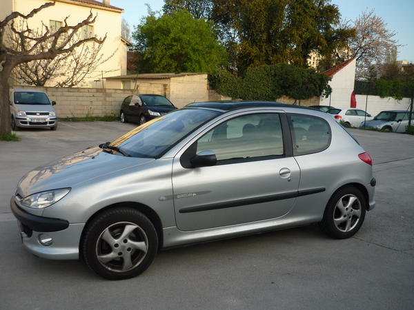 PEUGEOT 206 1.6 16s Modèle QUICKSILVER 3 p