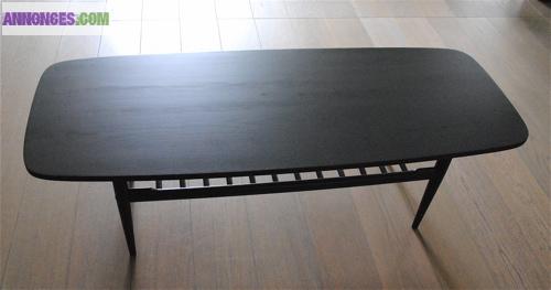 TABLE BASSE SALON SUEDOIS - BOIS VERNIS vers 1960