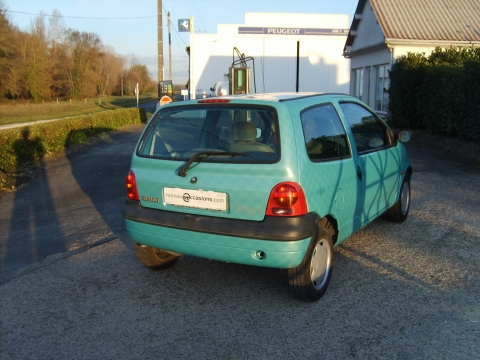 RENAULT TWINGO