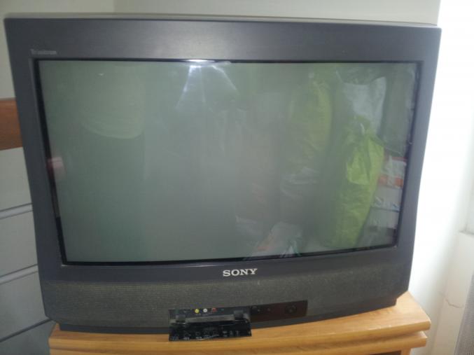 Meuble pour tv + televiseur 70 cm