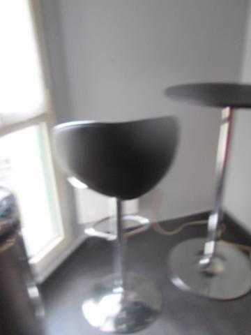 Table haute de cuisine ou autre avec tabouret