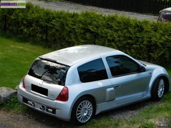 Renault Clio V6 sport