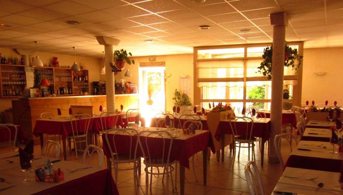 Fond de commerce: Restaurant avec vue sur le Lot