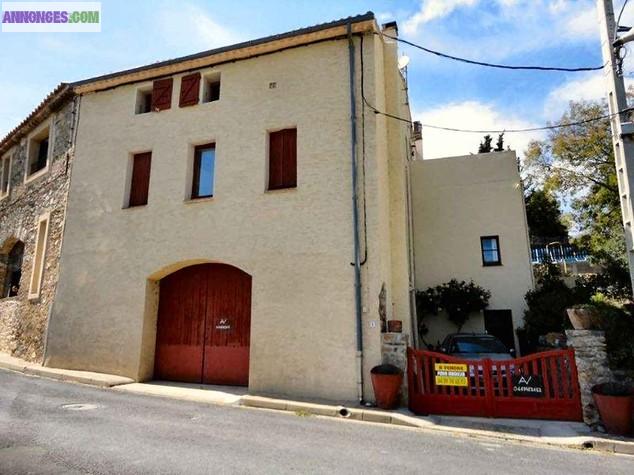 Maison vigneronne dans village calme avec très belles vues sur les Corbières