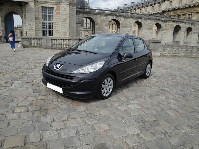 Peugeot 207 1.6 hdi 16v 90 executive pack 5p