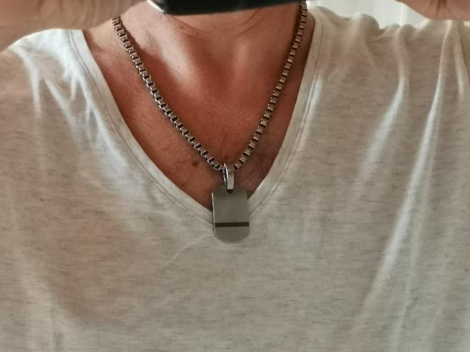 Ensemble collier pendentif homme   Marque Magnétix avec aimant