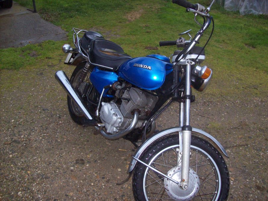 Belle moto Honda 125c