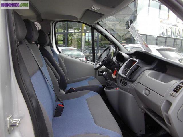 Renault Trafic ii passenger expression 2.0 dci 115 fap eco