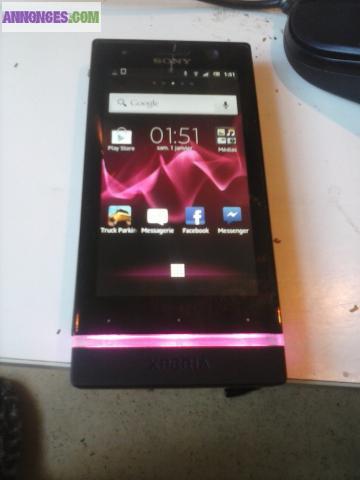 Sony Xperia U ( Etat neuf )