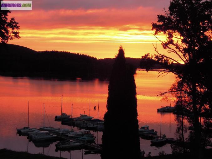 Location face au lac de Vassiviere