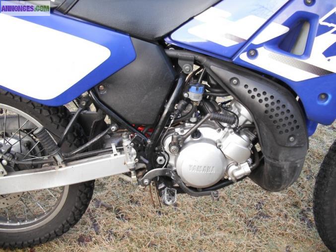 MOTO YAMAHA DT 125 R