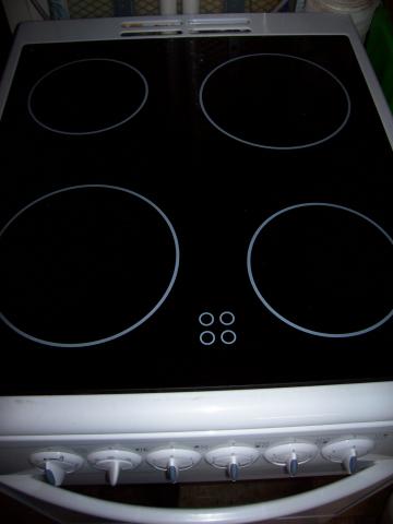 Cuisinière blanche inductible