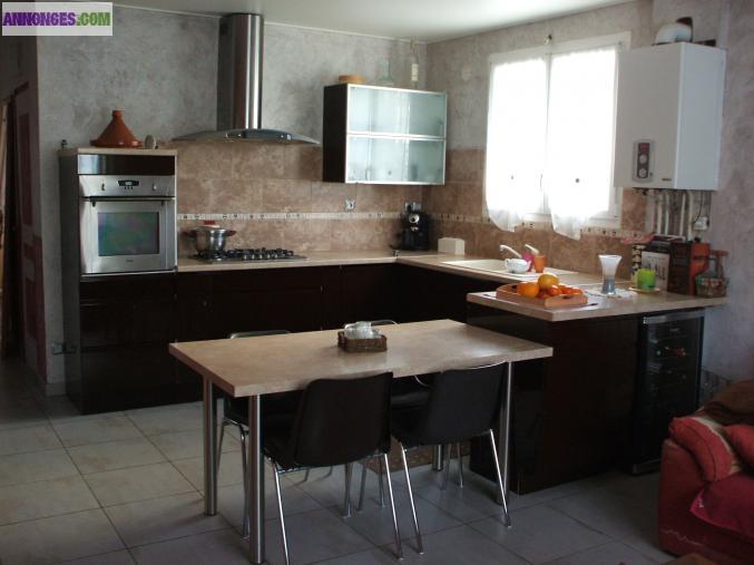 Agréable Appartement traversant P3 RDC 65 m2 143000 €