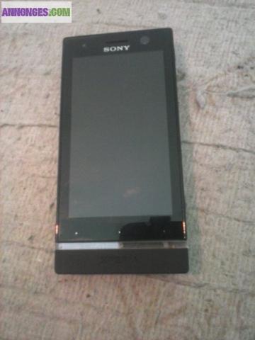 Sony Xperia U ( Etat neuf )