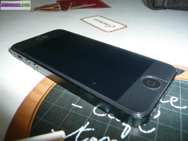  IPhone 5 noir neuf +Ecouteur et Chargeur