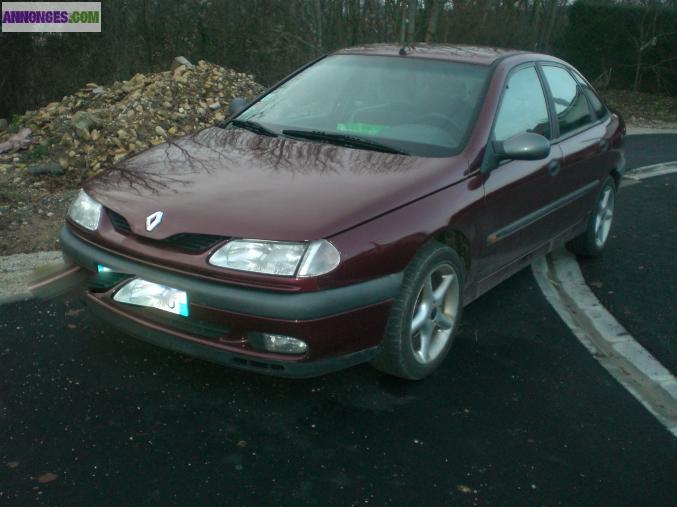 VENDS RENAULT LAGUNA ALIZE 2L 7CV