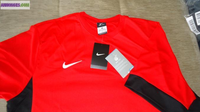 Tee shirt nike et survetement sergio tacchini