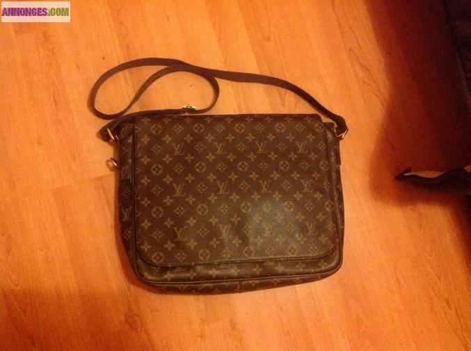 Sacoche louis Vuitton Homme