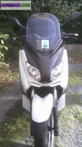 Scooter yamaha x max