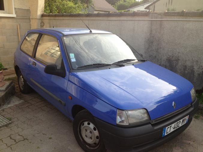 Clio 1 bleu