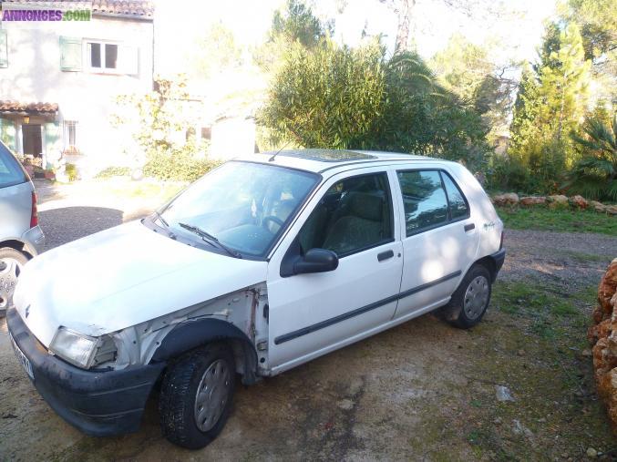 CLIO FIDJI