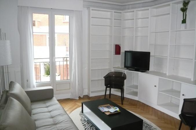 Bel appartement 3 pièces 91 m2 .